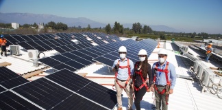 Salfa es pionero en su industria en la utilización de energía 100% renovable con los paneles de Flux Solar