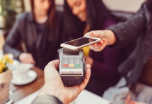 Garantizando la Energía de Respaldo para los Sistemas de TI del Comercio Minorista y los Puntos de Pago Automático