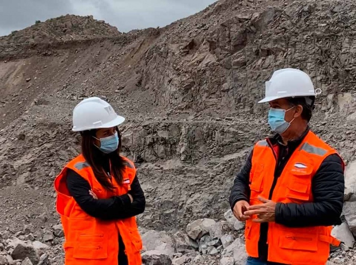 Minera Tres Valles y vecinos de comunidades cercanas se reúnen para validar correctos protocolos de emisión de polvo y tronaduras de la compañía