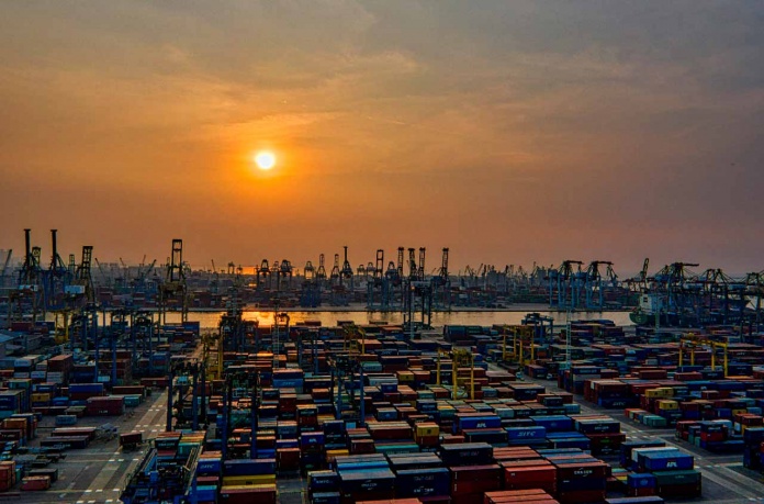 ALERTA INTERNACIONAL ANTE BROTE DE COVID EN PUERTO DEL SUR DE CHINA