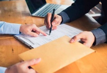 No son solo las personas mayores: los adultos jóvenes se encuentran entre los más vulnerables a los ataques de fraude No son solo las personas mayores: los adultos jóvenes se encuentran entre los más vulnerables a los ataques de fraude