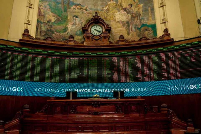 Bolsa de Santiago y Pontificia Universidad Católica de Valparaíso lanzan curso gratuito on demand sobre mercado de valores