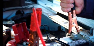 Expertos enseñan los errores más comunes al momento de revivir la batería del auto