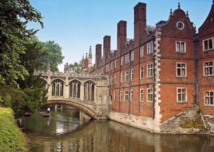 Universidad de Cambridge y Mujeres Empresarias Universidad de Cambridge y Mujeres Empresarias lideran formación en alta dirección para mujeres en Chile