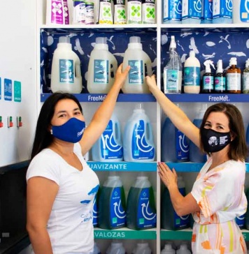 EcoCarga anuncia alianza con FreeMet que incentiva el uso de envases reutilizables para productos de limpieza ecológicos