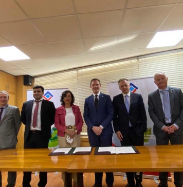 Agencia de Sustentabilidad y Cambio Climático y Switzerland Global Enterprise trabajarán por una mejor gestión hídrica corporativa FIrma Convenio ASCC - Switzerland Global Enterprise - gestión hídrica corporativa