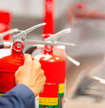 Incendios industriales: ¿Cómo evitarlos y cuáles son los protocolos que deben cumplir las empresas?