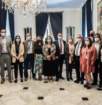 Reunión interministerial permitió que autoridades de cinco carteras conocieran iniciativa que busca retomar la manufactura de vacunas en Chile Reunión interministerial manufactura de vacunas en Chile