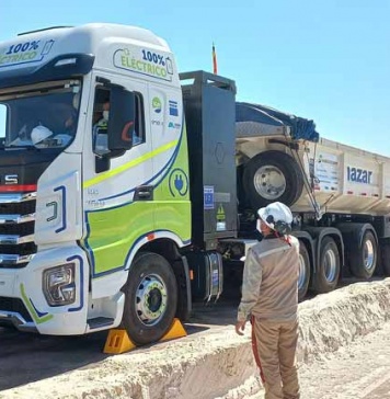 SQM y Andes Motor finalizan exitoso piloto del primer tracto camión Maxus eléctrico para la minería en Chile