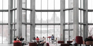 Enmascaramiento de sonido: la innovación que garantiza un trabajo más saludable en ambientes abiertos