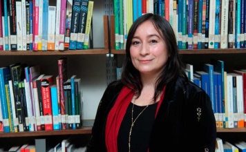 Gloria Moya, Ingeniero Agrónomo de la Pontificia Universidad Católica de Chile