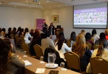 Grupo brasileño Hinode entrega opciones de emprendimientos a madres chilenas