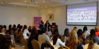 Grupo brasileño Hinode entrega opciones de emprendimientos a madres chilenas