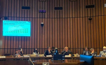 Mesa público-privada presenta estrategia Chile Digital 2035 para cerrar brechas digitales Mesa público-privada presenta estrategia Chile Digital 2035 para cerrar brechas digitales