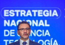 Ministro Salazar valora las propuestas presentadas y señala que serán un insumo en las iniciativas que impulsará el Gobierno para alcanzar un nuevo modelo de desarrollo