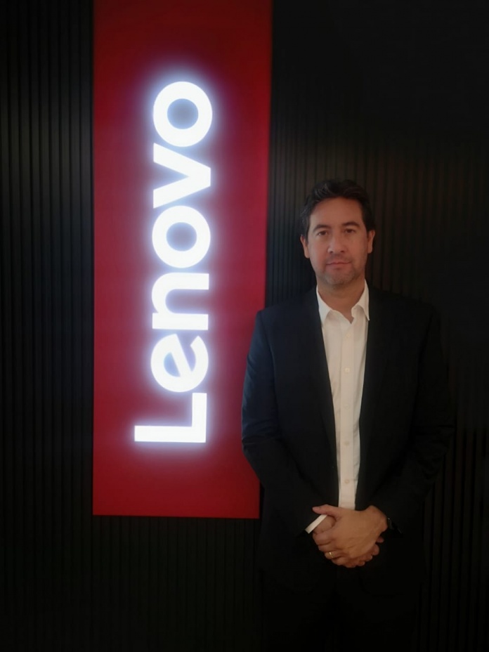 Francisco Javier Valenzuela Gerente de Ventas Segmento Relacional Lenovo