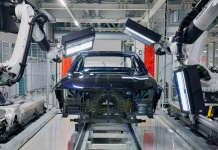 BMW presenta la primera planta automotriz del metaverso