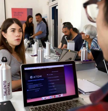 Convocatoria estará disponible hasta el 31 de agosto: Lanzan más de 620 becas gratuitas en la Región de Valparaíso para desempeñarse en la industria digital