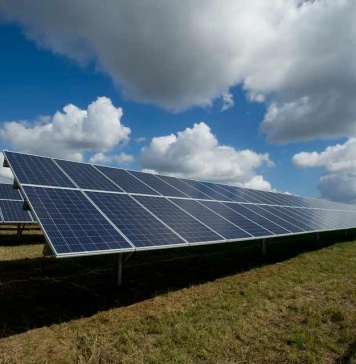Beneficios de la energía solar y cómo implementarla en empresas