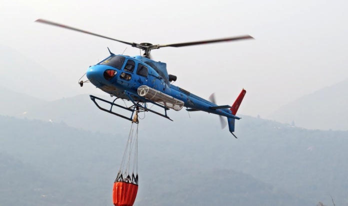 Helicópteros de Ecocopter apoyando la extinción del fuego en incendios forestales en Chile