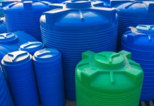 Innovadora máquina convierte plásticos reciclados en nuevos productos