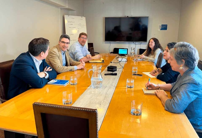 Programa piloto le enseñará a hablar inglés a emprendedores de cinco regiones para que puedan atender turistas o internacionalizarse