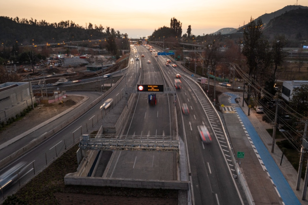 AVO I única autopista en Chile que se paga por kilómetro efectivamente recorrido