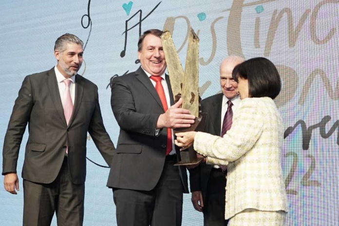 Germán Knop Valdés recibe reconocimiento Fundadores IST 2022