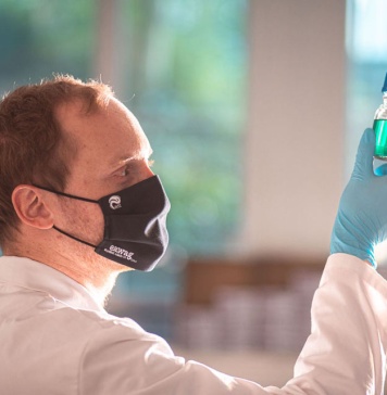 Joven chileno desarrolla inédito prototipo de biopolímero compatible con células humanas para regenerar tejido óseo