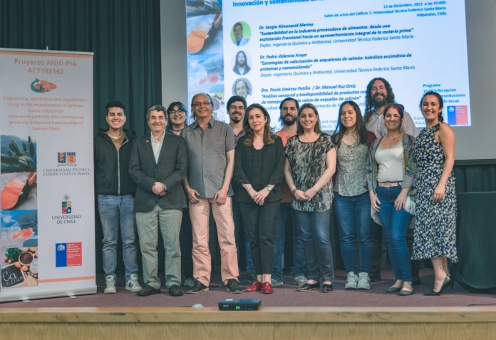 Proyecto reutiliza residuos del salmón para mejorar alimentos de manera natural