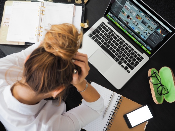 Cinco hábitos que pueden ayudar a garantizar una buena salud mental en el entorno laboral y personal