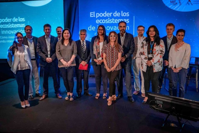 Exitoso seminario internacional de innovación AMSA-MIT Michael Davies, académico del MIT: “La innovación es como un puzzle: es necesario conseguir unirse entre las distintas piezas