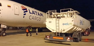 Grupo LATAM realiza su primer vuelo internacional con Combustible Sostenible de Aviación