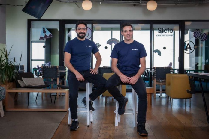 Startup chilena Rankmi anuncia fusión y capitalización en Serie A por un total de USD$ 48 millones La HR Tech Rankmi.com anuncia ronda Serie A liderada por SoftBank y fusión con la empresa de nómina mexicana Osmos, en dos operaciones que involucran US$48 millones