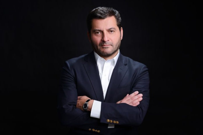 Una mano lava la otra, las dos, la cara. Claudio Ramírez, CEO Consiglieri