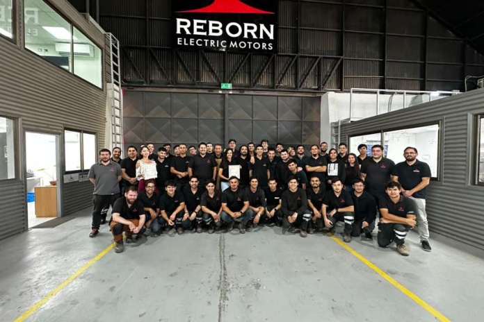 De una casa en La Reina a la primera fábrica de  buses eléctricos en Latam: la historia de Reborn Electric Motors