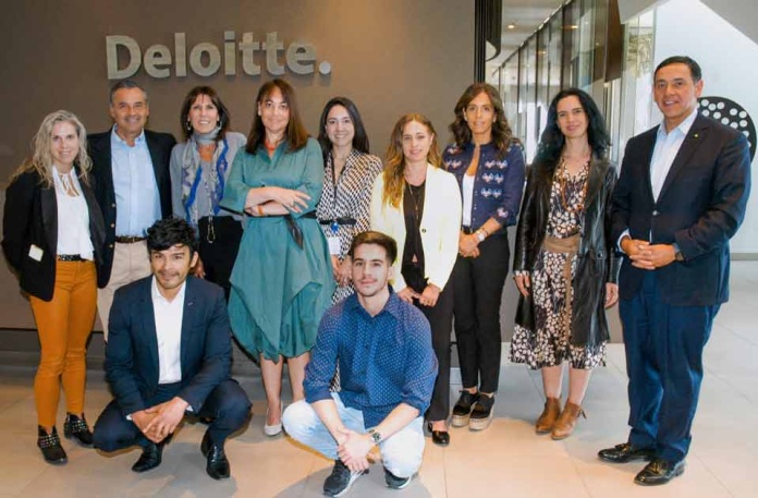 Deloitte y ChileConverge firman acuerdo para otorgar mentorías a MiPyMes Deloitte y ChileConverge firman acuerdo para otorgar mentorías a MiPyMes