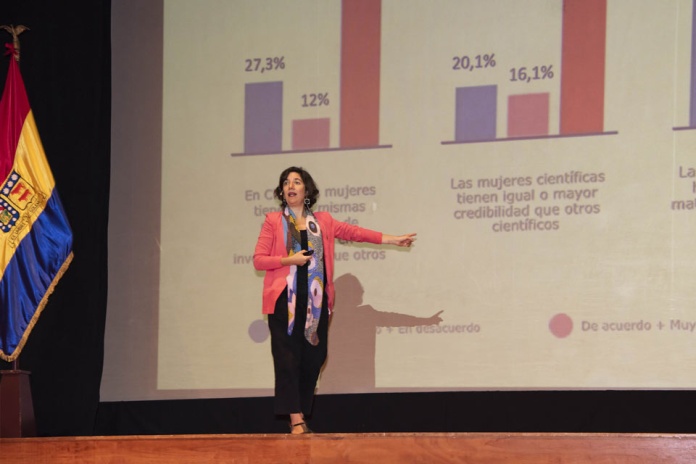 Ministra de Ciencia llamó a masificar el conocimiento para el desarrollo del país