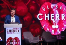 Ministro Valenzuela destaca buen momento del sector de las cerezas y valora récord de exportaciones con 83 millones de cajas