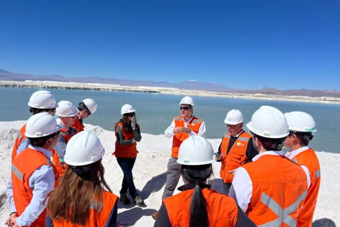 Reuniones con alcalde y pueblos originarios marcan la tercera jornada de la II Misión OECD en la comuna de San Pedro de Atacama