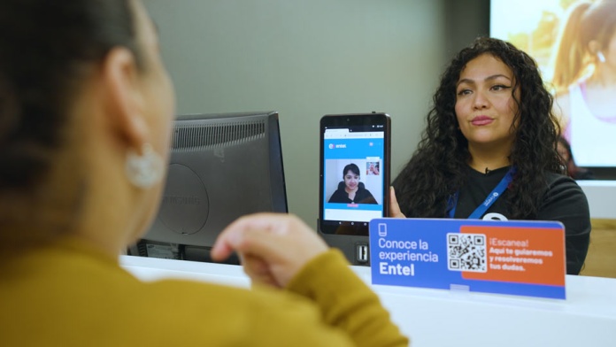 Inclusión Digital como eje de acción: Entel ofrece atención en lengua de señas en todas sus tiendas del país