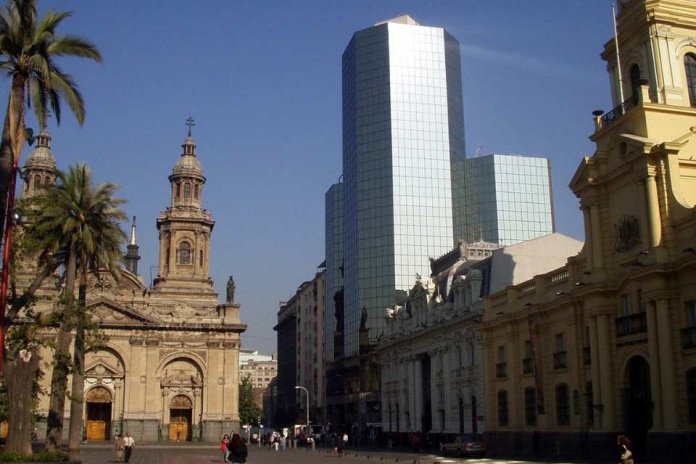 Lejos del centro: crece interés por propiedades en zonas alejadas al Gran Santiago