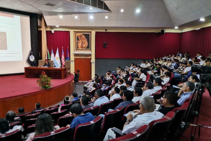 Profesional AquaPacífico expone en Perú a agentes vinculados a la acuicultura