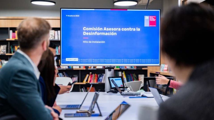 En su primera sesión Comisión contra la Desinformación reafirma que su análisis no incluye a medios de prensa