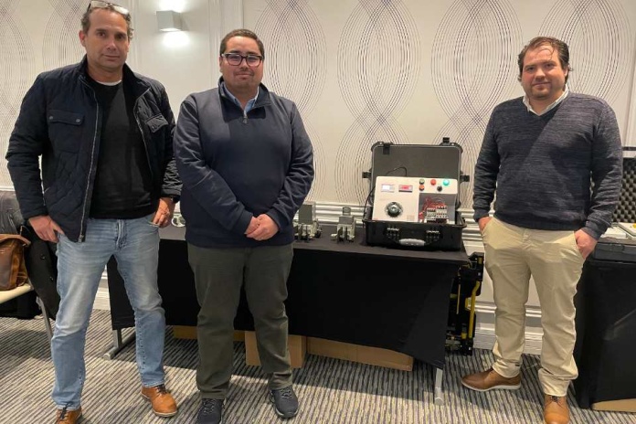 La compañía rompió récord de participación ABB en Chile certificó a más de 50 empresas eléctricas en el uso de sus productos La compañía rompió récord de participación ABB en Chile certificó a más de 50 empresas eléctricas en el uso de sus productos