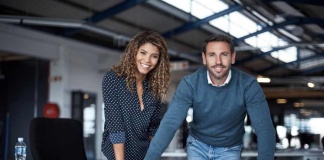 Fatal error: [File:Unknown] [Line: 411] SwapChain->ResizeBuffers(0, SizeX, SizeY, RenderTargetFormat, GetSwapChainFlags()) failed at C:\fbroot\engine\source\runtime\windows\d3d11rhi\private\d3d11viewport.cpp:344 with error DXGI_ERROR_INVALID_CALL, (Size=1920x1080 Fullscreen=0 Format=DXGI_FORMAT_R10G10B10A2_UNORM(0x00000018)) -> (Size=1920x1080 Fullscreen=1 Format=DXGI_FORMAT_R10G10B10A2_UNORM(0x00000018)) 0x00007ffbf6c1cf19 (module + 0x000000000002CF19) KERNELBASE.dll!UnknownFunction [] 0x00007ff79ce1d9a6 (module + 0x000000000393D9A6) VALORANT-Win64-Shipping.exe!UnknownFunction [] 0x00007ff79ce1f6e5 (module + 0x000000000393F6E5) VALORANT-Win64-Shipping.exe!UnknownFunction [] 0x00007ff79cddfa24 (module + 0x00000000038FFA24) VALORANT-Win64-Shipping.exe!UnknownFunction [] 0x00007ff79d3c9f5f (module + 0x0000000003EE9F5F) VALORANT-Win64-Shipping.exe!UnknownFunction [] 0x00007ff79d3c7197 (module + 0x0000000003EE7197) VALORANT-Win64-Shipping.exe!UnknownFunction [] 0x00007ff79d3c621d (module + 0x0000000003EE621D) VALORANT-Win64-Shipping.exe!UnknownFunction [] 0x00007ff79e4e74eb (module + 0x00000000050074EB) VALORANT-Win64-Shipping.exe!UnknownFunction [] 0x00007ff79e4f72e4 (module + 0x00000000050172E4) VALORANT-Win64-Shipping.exe!UnknownFunction [] 0x00007ff79d228242 (module + 0x0000000003D48242) VALORANT-Win64-Shipping.exe!UnknownFunction [] 0x00007ff79d23d9cc (module + 0x0000000003D5D9CC) VALORANT-Win64-Shipping.exe!UnknownFunction [] 0x00007ff79d23d714 (module + 0x0000000003D5D714) VALORANT-Win64-Shipping.exe!UnknownFunction [] 0x00007ff79b1fd2fd (module + 0x0000000001D1D2FD) VALORANT-Win64-Shipping.exe!UnknownFunction [] 0x00007ff79b20a76c (module + 0x0000000001D2A76C) VALORANT-Win64-Shipping.exe!UnknownFunction [] 0x00007ff79b20a7da (module + 0x0000000001D2A7DA) VALORANT-Win64-Shipping.exe!UnknownFunction [] 0x00007ff79b20c77d (module + 0x0000000001D2C77D) VALORANT-Win64-Shipping.exe!UnknownFunction [] 0x00007ff79b218ed4 (module + 0x0000000001D38ED4) VALORANT-Win64-Shipping.exe!UnknownFunction [] 0x00007ff79ffdfe62 (module + 0x0000000006AFFE62) VALORANT-Win64-Shipping.exe!UnknownFunction [] 0x00007ffbf81b7614 (module + 0x0000000000017614) KERNEL32.DLL!UnknownFunction [] 0x00007ffbf95626f1 (module + 0x00000000000526F1) ntdll.dll!UnknownFunction []