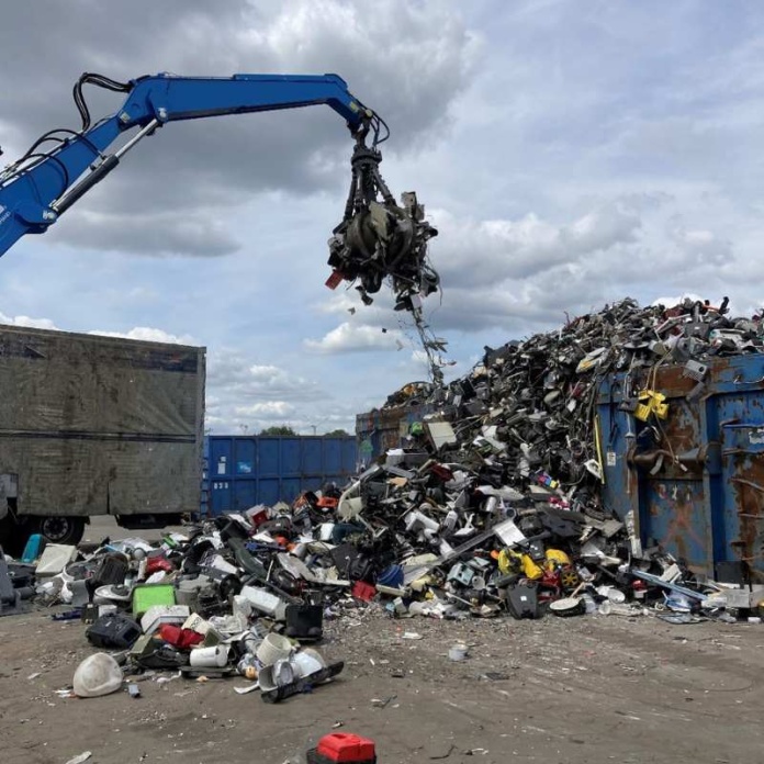 Equipo de Residuos-E realizó misión técnica a Europa para conocer innovaciones en reciclaje Equipo de Residuos-E realizó misión técnica a Europa para conocer innovaciones en reciclaje