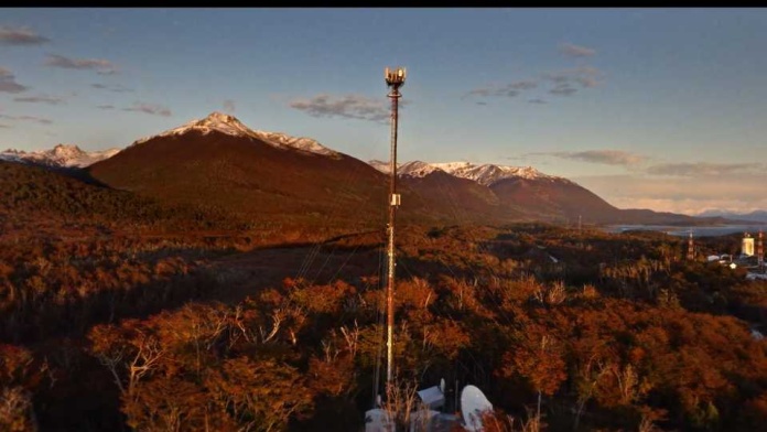 Subtel anuncia inversión de 110 mil millones en proyectos para conexión de internet 