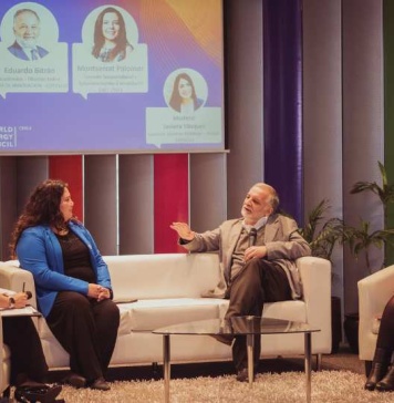 Expertos analizan los beneficios y retos de la electrificación en Chile