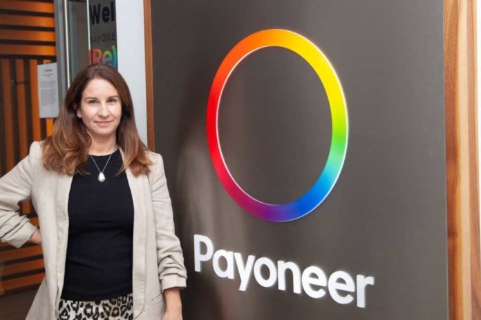 Inteligencia Artificial 6 de cada 10 PyMEs la utiliza o tiene previsto aplicarla para su negocio Inteligencia Artificial 6 de cada 10 PyMEs la utiliza o tiene previsto aplicarla para su negocio